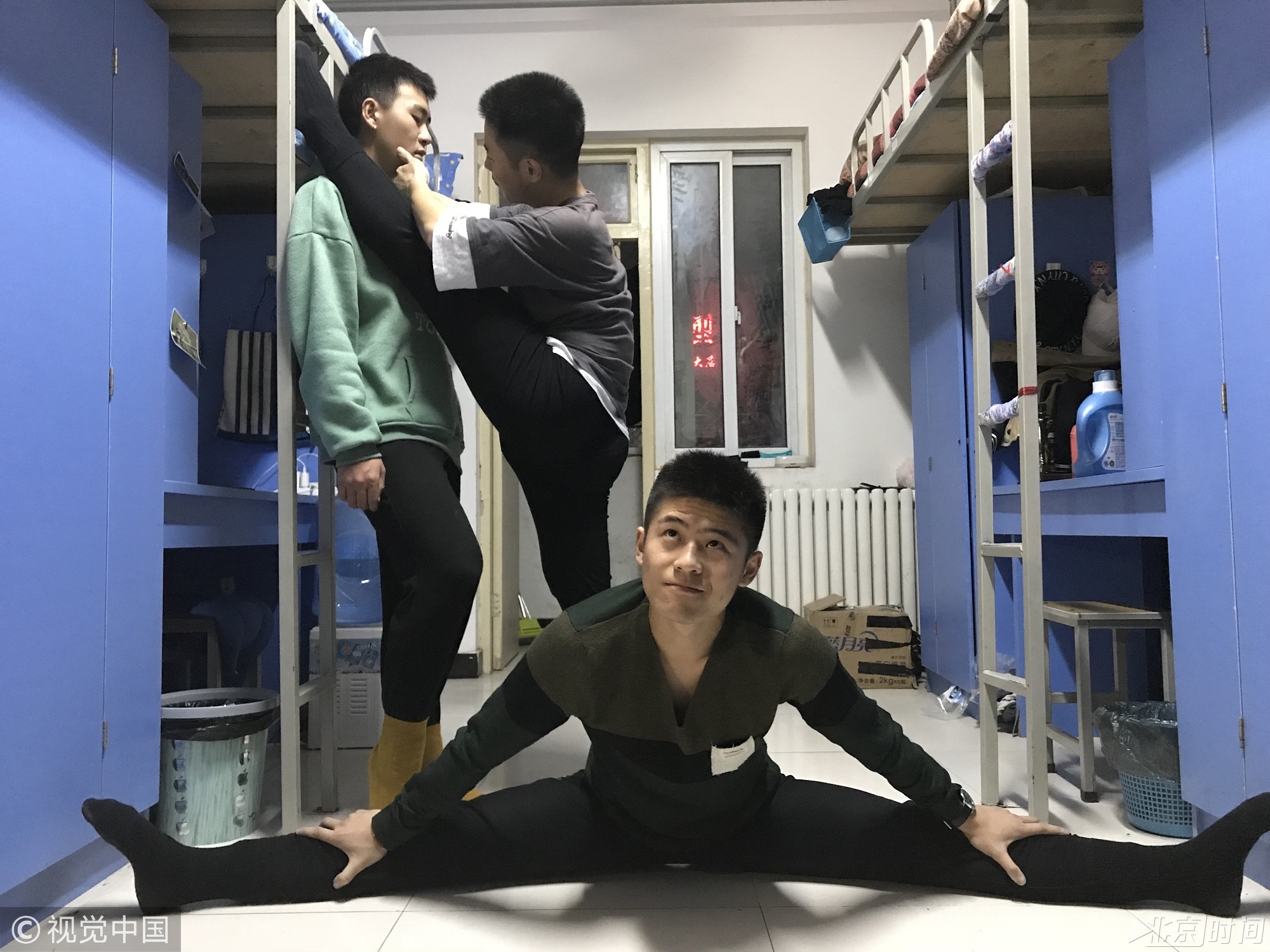 一字马优美形体(图1)